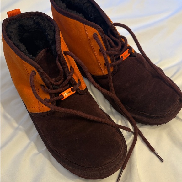 UGG x Reese’s Candy Collection Neumel II Boots - Picture 7 of 8